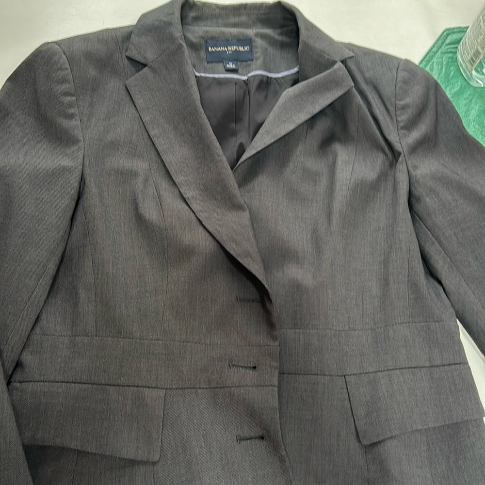 Women’s dark grey blazer